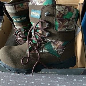 NWT Little Boy’s size 2 Camo Boots